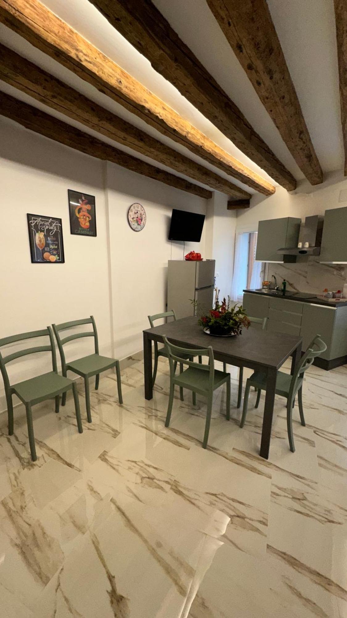 Ca Lucia Canal View Венеция Экстерьер фото